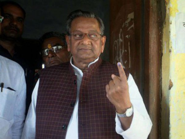 দলবদলের ধাক্কা এবার বিজেপিতেও! যোগী রাজ্যে সাংসদ যোগ দিলেন বিরোধীদলে দলবদলের ধাক্কা এবার বিজেপিতেও! যোগী রাজ্যে সাংসদ যোগ দিলেন বিরোধীদলে