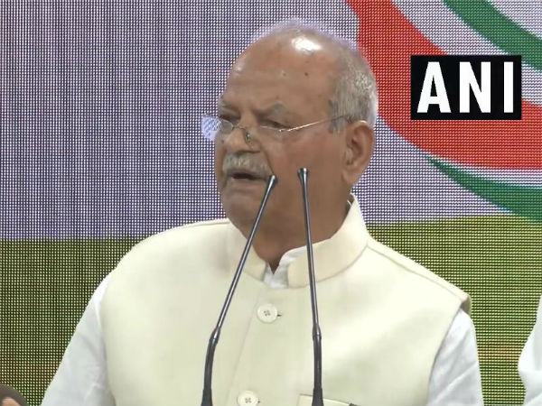 বিজেপিতে ভাঙন ধরিয়ে দাদু-নাতির কংগ্রেসে যোগ, লোকসভা ভোটের মুখে শক্তিবৃদ্ধি বিজেপিতে ভাঙন ধরিয়ে দাদু-নাতির কংগ্রেসে যোগ, লোকসভা ভোটের মুখে শক্তিবৃদ্ধি