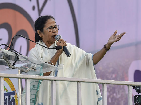 পাহাড়ের ভাষা সাতদিনে শিখে নেবেন মমতা! কার্শিয়াংবাসীর কাছে পৌঁছনোর প্রয়াস পাহাড়ের ভাষা সাতদিনে শিখে নেবেন মমতা! কার্শিয়াংবাসীর কাছে পৌঁছনোর প্রয়াস