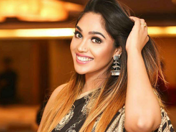 তো নববর্ষে এই যে খাওয়া দাওয়ার কথা বললেন, সেক্ষেত্রে পয়লা বৈশাখের দিন সরকার পরিবারে স্পেশ্যাল মেন্যু কী থাকে?