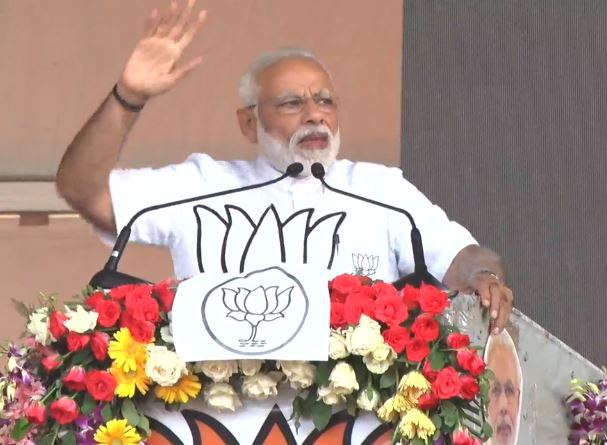 মানুষের ভালোবাসার ঋণ উন্নয়ন দিয়ে শোধ করবেন মোদী, স্রেফ ক্ষমতায় ফেরার অপেক্ষা মানুষের ভালোবাসার ঋণ উন্নয়ন দিয়ে শোধ করবেন মোদী, স্রেফ ক্ষমতায় ফেরার অপেক্ষা