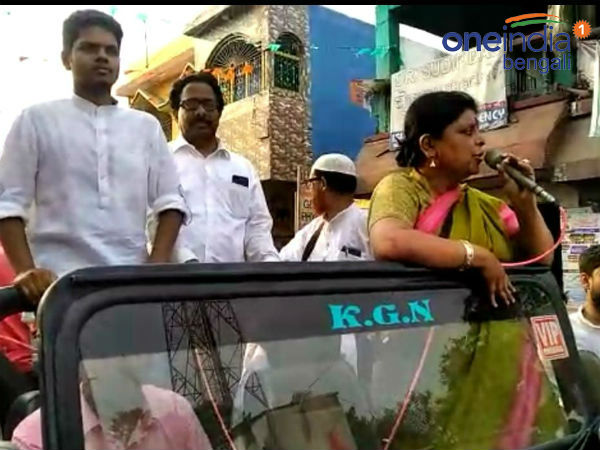 ছেলে প্রিয়দীপকে নিয়ে মিছিলে দীপা, রায়গঞ্জে রবিবাসরীয় প্রচার ভাসল প্রিয়-আবেগে ছেলে প্রিয়দীপকে নিয়ে মিছিলে দীপা, রায়গঞ্জে রবিবাসরীয় প্রচার ভাসল প্রিয়-আবেগে