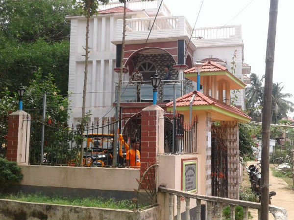 ঘাটালে ভারতী ঘোষের বাড়িতে সিআইডি, চলল তল্লাশি অভিযান, জিজ্ঞাসাবাদ ঘাটালে ভারতী ঘোষের বাড়িতে সিআইডি, চলল তল্লাশি অভিযান, জিজ্ঞাসাবাদ