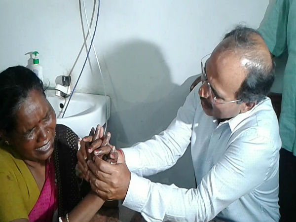ফের ভোট কেন্দ্রে রেণুকা মাড্ডি