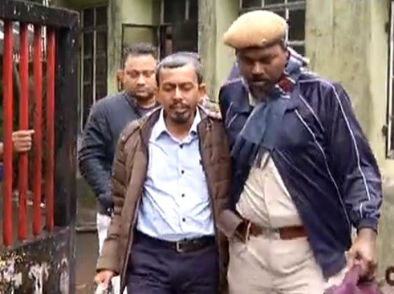 মাওবাদী অর্ণবের জামিন ৭ বছর পর, কারাগারের অন্ধকারে আলো ছড়িয়ে মুক্তির স্বাদ মাওবাদী অর্ণবের জামিন ৭ বছর পর, কারাগারের অন্ধকারে আলো ছড়িয়ে মুক্তির স্বাদ