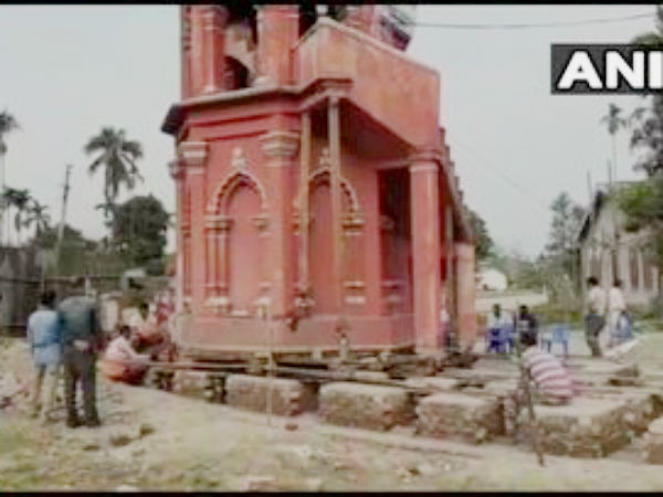 ঐতিহাসিক মসজিদ রাতারাতি স্থানান্তরিত করে অন্য জায়গায় রাখা হচ্ছে! অসমে কেন ঘটছে এমন ঐতিহাসিক মসজিদ রাতারাতি স্থানান্তরিত করে অন্য জায়গায় রাখা হচ্ছে! অসমে কেন ঘটছে এমন