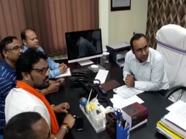 তোলা ফুচকা বিক্রেতার কাছ থেকেও! তৃণমূলকে নিয়ে বিস্ফোরক বাবুল তোলা ফুচকা বিক্রেতার কাছ থেকেও! তৃণমূলকে নিয়ে বিস্ফোরক বাবুল