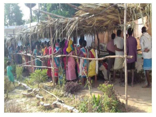মাওবাদী প্রভাবিত এলাকায় ভোটদানের ঢল! মহারাষ্ট্রের গড়চিরোলিতে মাওবাদীদের আইইডি মাওবাদী প্রভাবিত এলাকায় ভোটদানের ঢল! মহারাষ্ট্রের গড়চিরোলিতে মাওবাদীদের আইইডি