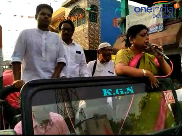 ছেলে প্রিয়দীপকে নিয়ে মিছিলে দীপা, রায়গঞ্জে রবিবাসরীয় প্রচার ভাসল প্রিয়-আবেগে ছেলে প্রিয়দীপকে নিয়ে মিছিলে দীপা, রায়গঞ্জে রবিবাসরীয় প্রচার ভাসল প্রিয়-আবেগে