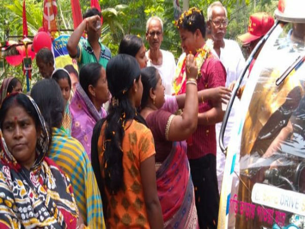 প্রচারে বেরিয়ে ফের আক্রান্ত সিপিএম প্রার্থী, বিজেপির দেওয়ালে কাদা! অভিযুক্ত তৃণমূল প্রচারে বেরিয়ে ফের আক্রান্ত সিপিএম প্রার্থী, বিজেপির দেওয়ালে কাদা! অভিযুক্ত তৃণমূল