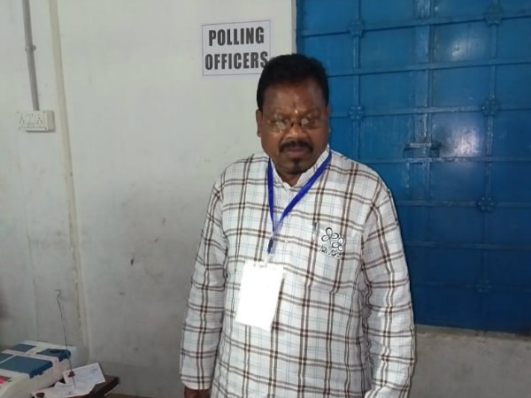 আলিপুরদুয়ারে ইভিএম-এ গণ্ডগোল
