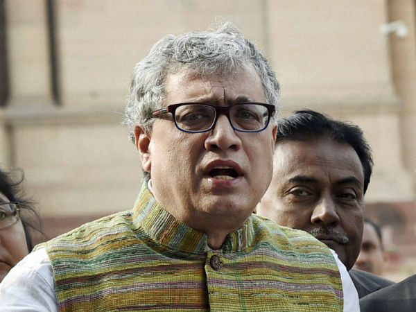 নিকম্মা কমিশন, গদ্দারের বন্ধু অফিসার! বিস্ফোরক ডেরেক, দেখুন ভিডিও নিকম্মা কমিশন, গদ্দারের বন্ধু অফিসার! বিস্ফোরক ডেরেক, দেখুন ভিডিও