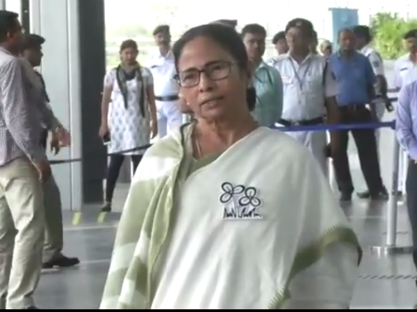 মোদীর প্রশ্ন ছুড়লেন ‘স্পিড ব্রেকার’ দিদিকে, মমতার কীরূপ জবাব আভাস দিনহাটায় মোদীর প্রশ্ন ছুড়লেন ‘স্পিড ব্রেকার’ দিদিকে, মমতার কীরূপ জবাব আভাস দিনহাটায়