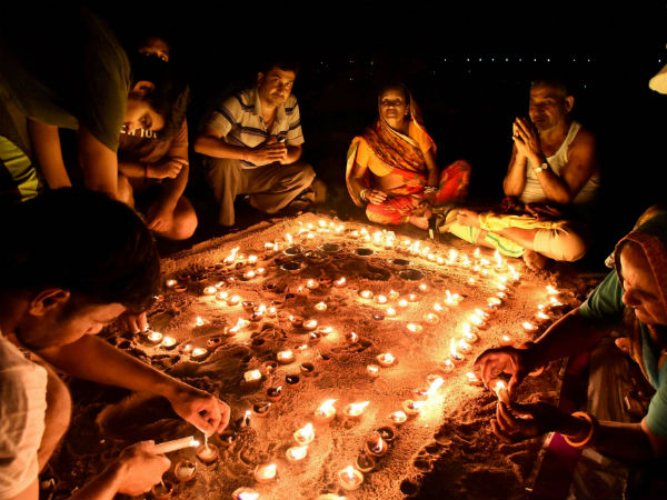 নারকেলে কর্পূরের আগুন