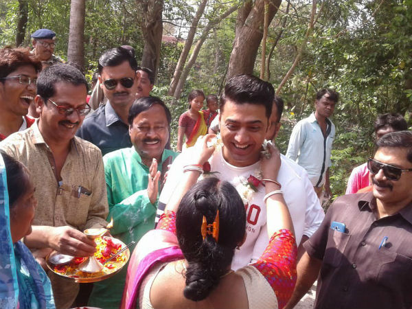 ‘খোকাবাবু’ আশীর্বাদপ্রার্থী