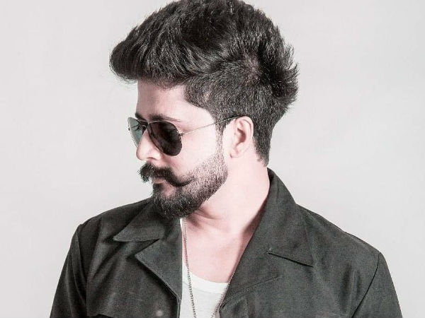 রাজনীতিতে নেই, কৃতজ্ঞতায়