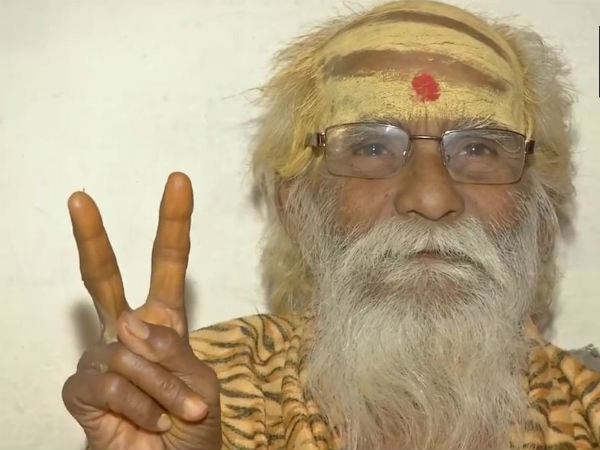 ভোটে ১৬ বার হেরেও ফক্কড়বাবা হাল ছাড়ছেন না! গুরুর আদেশে এবারের নির্বাচনে কী করতে চলেছেন তিনি ভোটে ১৬ বার হেরেও ফক্কড়বাবা হাল ছাড়ছেন না! গুরুর আদেশে এবারের নির্বাচনে কী করতে চলেছেন তিনি