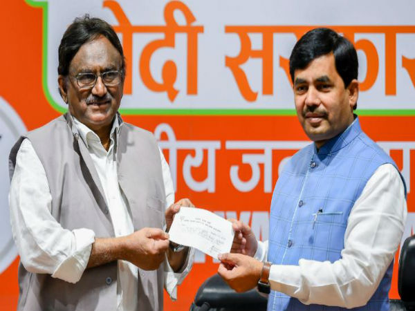 রাজীবের পরে দেশভক্ত প্রধানমন্ত্রী মোদীই! কংগ্রেসকে ধাক্কা দিয়ে প্রাক্তন সাংসদ যোগ দিলেন বিজেপিতে রাজীবের পরে দেশভক্ত প্রধানমন্ত্রী মোদীই! কংগ্রেসকে ধাক্কা দিয়ে প্রাক্তন সাংসদ যোগ দিলেন বিজেপিতে