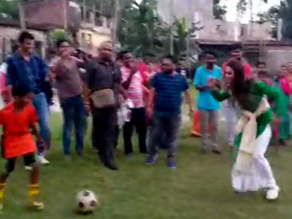 প্রচারে মিমি