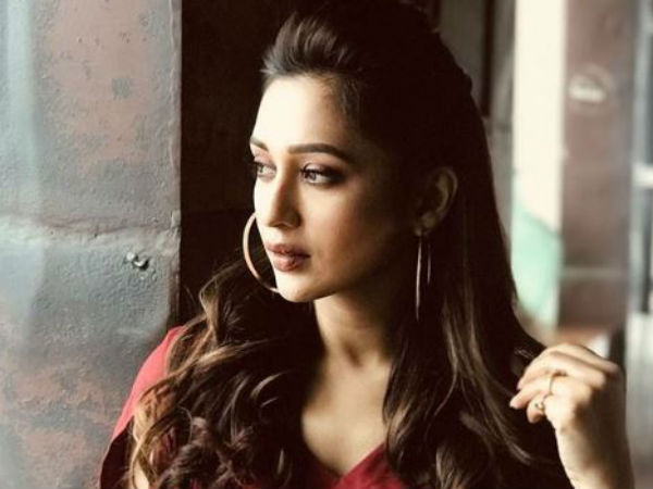প্রথম থেকে ট্রোলকে হাতিয়ার করেই আপনাকে আর নুসরতকে নিয়ে রাজনৈতিক আক্রমণ চালানো হয়েছে.. বিষয়টা কীভাবে দেখছেন?
