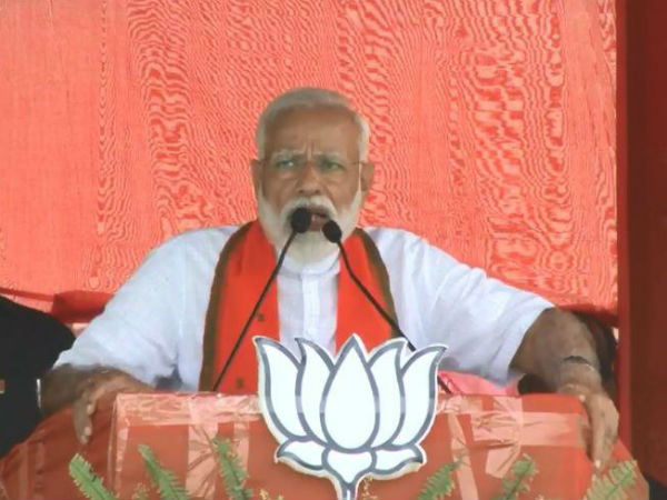 বুনিয়াদপুরে মোদী! বাংলায় তুললেন স্লোগান ঝড় বুনিয়াদপুরে মোদী! বাংলায় তুললেন স্লোগান ঝড়