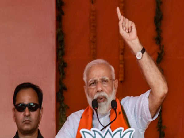 হয় তিনি বেঁচে থাকবেন, নয় সন্ত্রাসবাদীরা! ভোটপ্রচারে চ্যালেঞ্জ মোদীর হয় তিনি বেঁচে থাকবেন, নয় সন্ত্রাসবাদীরা! ভোটপ্রচারে চ্যালেঞ্জ মোদীর