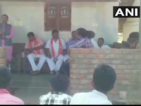 ভোট কাকে দিচ্ছেন জানতে পারবেন মোদী, ভোটারদের হুমকির সুরে বিজেপি বিধায়ক আরও যা বললেন ভোট কাকে দিচ্ছেন জানতে পারবেন মোদী, ভোটারদের হুমকির সুরে বিজেপি বিধায়ক আরও যা বললেন