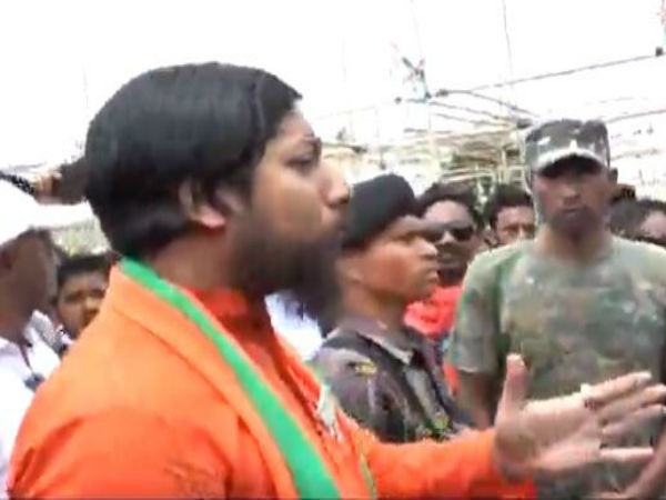 রাসমেলার মাঠে বিতর্ক