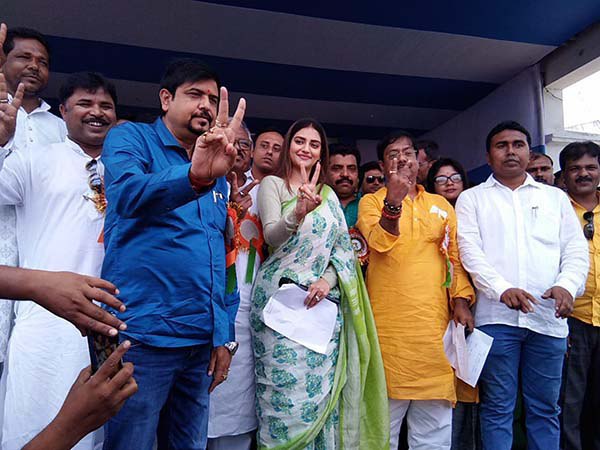 ফিল্মের চেনা কেরিয়ারর বাইরে ভোটপ্রচারের সঙ্গে রোজের রুটিন কিভাবে মানিয়ে নিচ্ছেন?