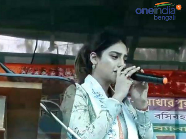 এবার একটু মমতা বন্দ্যোপাধ্যায়ের প্রসঙ্গে আসি.. যদি বলা হয়, দিদির কোনও একটা গুণ যা আপনাকে উৎসাহ দিয়েছে,তাহলে কোনটাকে বাছবেন?