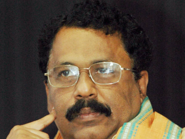 দ্বিতীয় দফা ভোটের মুখে মুসলিমদের পোশাক নিয়ে চরম বিতর্কিত মন্তব্য বিজেপি নেতার! তোলপাড় রাজনীতি দ্বিতীয় দফা ভোটের মুখে মুসলিমদের পোশাক নিয়ে চরম বিতর্কিত মন্তব্য বিজেপি নেতার! তোলপাড় রাজনীতি