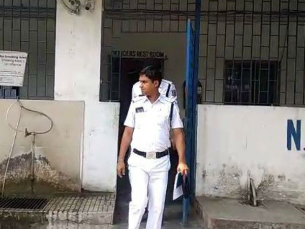 কলকাতা বিমানবন্দরে বিমান কর্মীর শ্লীলতাহানি, পাঞ্জাবের যাত্রী গ্রেপ্তার কলকাতা বিমানবন্দরে বিমান কর্মীর শ্লীলতাহানি, পাঞ্জাবের যাত্রী গ্রেপ্তার