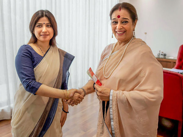 সমাজবাদী পার্টিতে শত্রুঘ্ন পত্নী পুনম, লড়বেন রাজনাথের বিরুদ্ধে সমাজবাদী পার্টিতে শত্রুঘ্ন পত্নী পুনম, লড়বেন রাজনাথের বিরুদ্ধে