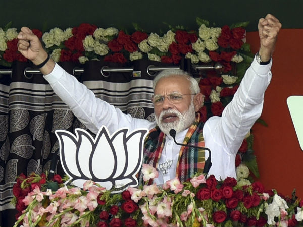 ফোন কল ফ্রি হয়ে যাবে দেশে,উন্নয়নের প্রশ্নে মমতাকে খোঁচা দিয়ে মোদীর ঘোষণা ফোন কল ফ্রি হয়ে যাবে দেশে,উন্নয়নের প্রশ্নে মমতাকে খোঁচা দিয়ে মোদীর ঘোষণা