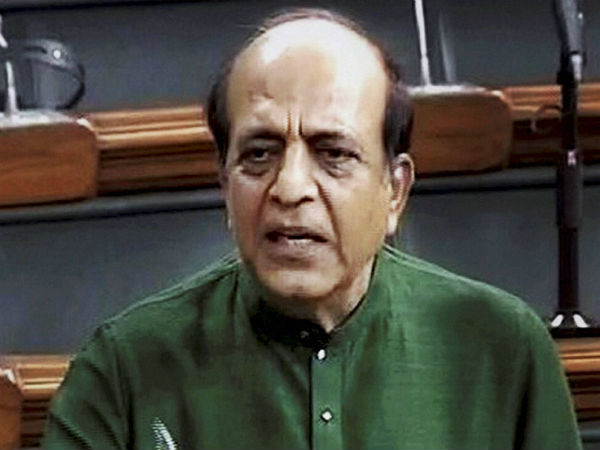 দীনেশ ত্রিবেদী সম্পর্কে তথ্য