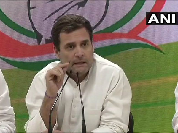 রাফালে বিতর্কে সুপ্রিম কোর্টের নোটিশ রাহুলকে রাফালে বিতর্কে সুপ্রিম কোর্টের নোটিশ রাহুলকে