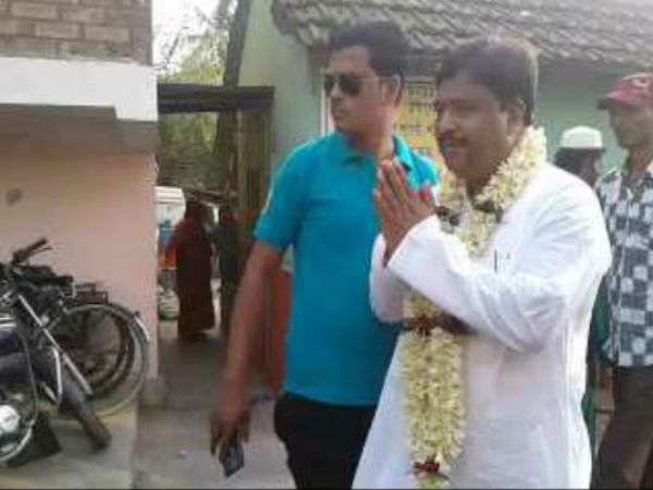 বসিরহাটে রবিবাসরীয় প্রচারে! তৃণমূল-বিজেপিকে তোপ ইউএসডি প্রার্থীর বসিরহাটে রবিবাসরীয় প্রচারে! তৃণমূল-বিজেপিকে তোপ ইউএসডি প্রার্থীর