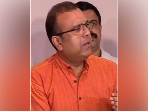 উলোট পুরাণ! রাহুলের কেন্দ্রে পুনর্নির্বাচনের দাবি এনডিএ প্রার্থীর উলোট পুরাণ! রাহুলের কেন্দ্রে পুনর্নির্বাচনের দাবি এনডিএ প্রার্থীর