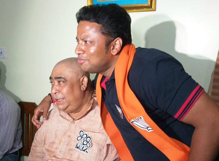 অনুব্রতর বাড়িতে ভোজ বিতর্কে মুখ খুললেন অনুপম অনুব্রতর বাড়িতে ভোজ বিতর্কে মুখ খুললেন অনুপম