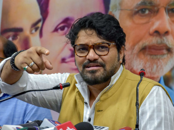 মুম্বইয়ের গানের জগত থেকে দিল্লির মন্ত্রিত্ব