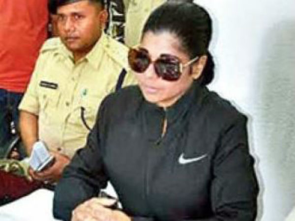 ভারতী ঘোষের গাড়িতে হিসেবের বেশি টাকা
