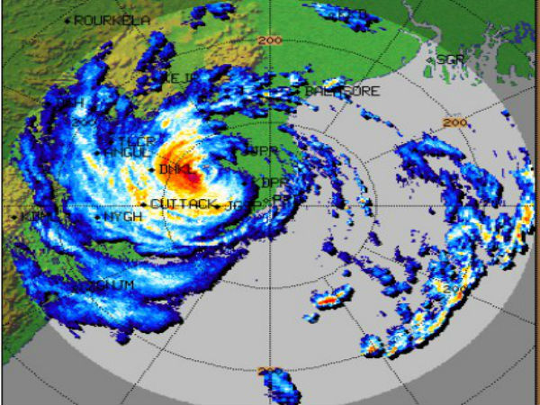 একে অমাবস্যা, ফণী দোসর