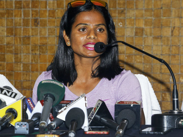 দিদির বিরুদ্ধে ব্যাকমেলের অভিযোগ আনলেন দ্যুতি চন্দ দিদির বিরুদ্ধে ব্যাকমেলের অভিযোগ আনলেন দ্যুতি চন্দ