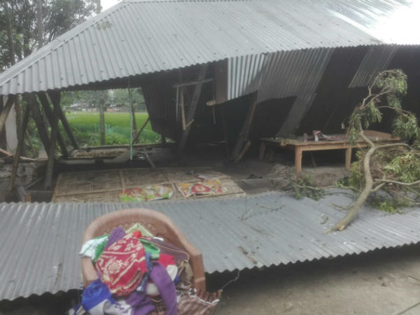 ফণীর আগে এ কোন ঝড় কোচবিহারে! তছনছ ৪০টি বাড়ি ফণীর আগে এ কোন ঝড় কোচবিহারে! তছনছ ৪০টি বাড়ি