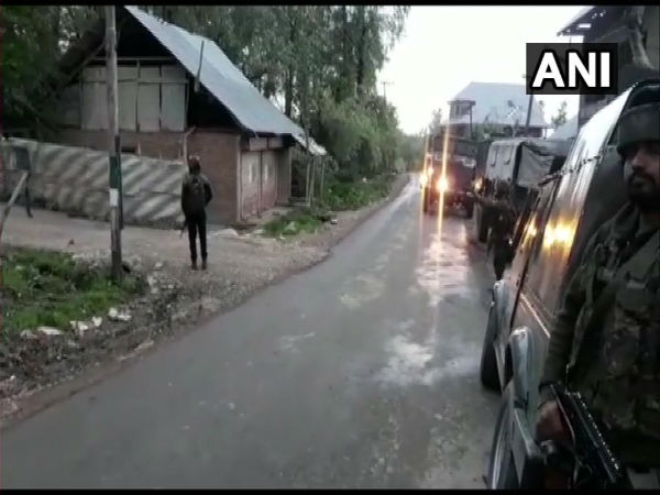 অপহরণ করে দুই যুবকের ওপর গুলি
