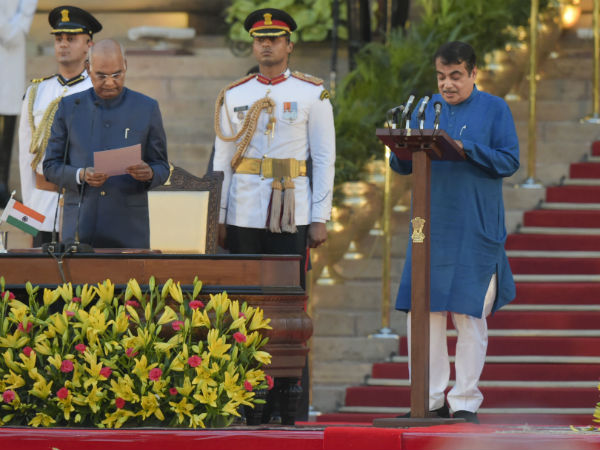 মহারাষ্ট্র তেকে একাধিক মন্ত্রী