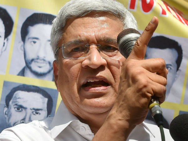 গত ডিসেম্বরেই অভিযোগ উঠেছিল যে কারাট শিবির বিজেপির কাছে বিপুল অঙ্কের ঘুষ খেয়েছে
