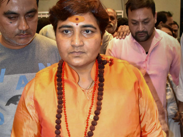 নিষিধাজ্ঞা অবজ্ঞা, সাধ্বী প্রজ্ঞাকে ফের নোটিশ নির্বাচন কমিশনের নিষিধাজ্ঞা অবজ্ঞা, সাধ্বী প্রজ্ঞাকে ফের নোটিশ নির্বাচন কমিশনের