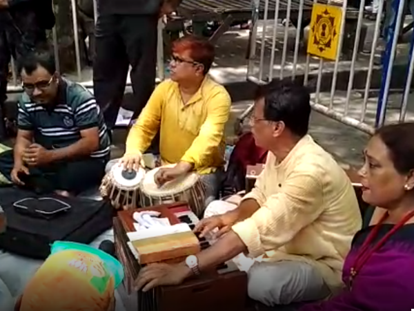 উৎকট ব্যায়াম করলেই যোগসাধনা হয় না; আজকের ফ্যাশনেবল যোগসাধনাকারীরা কি জানেন?