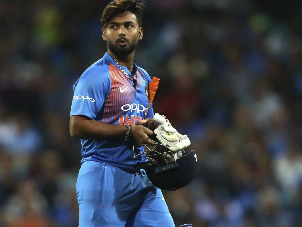 একের পর এক ব্যর্থতা